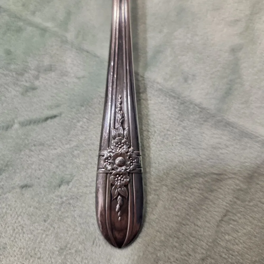 Vintage Wm Rogers Extra Plate Serving Spoon & Serving Fork Triumph Pattern 1941